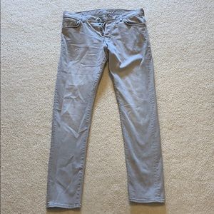 Light grey denim jeans. Size 32x32 SLIM